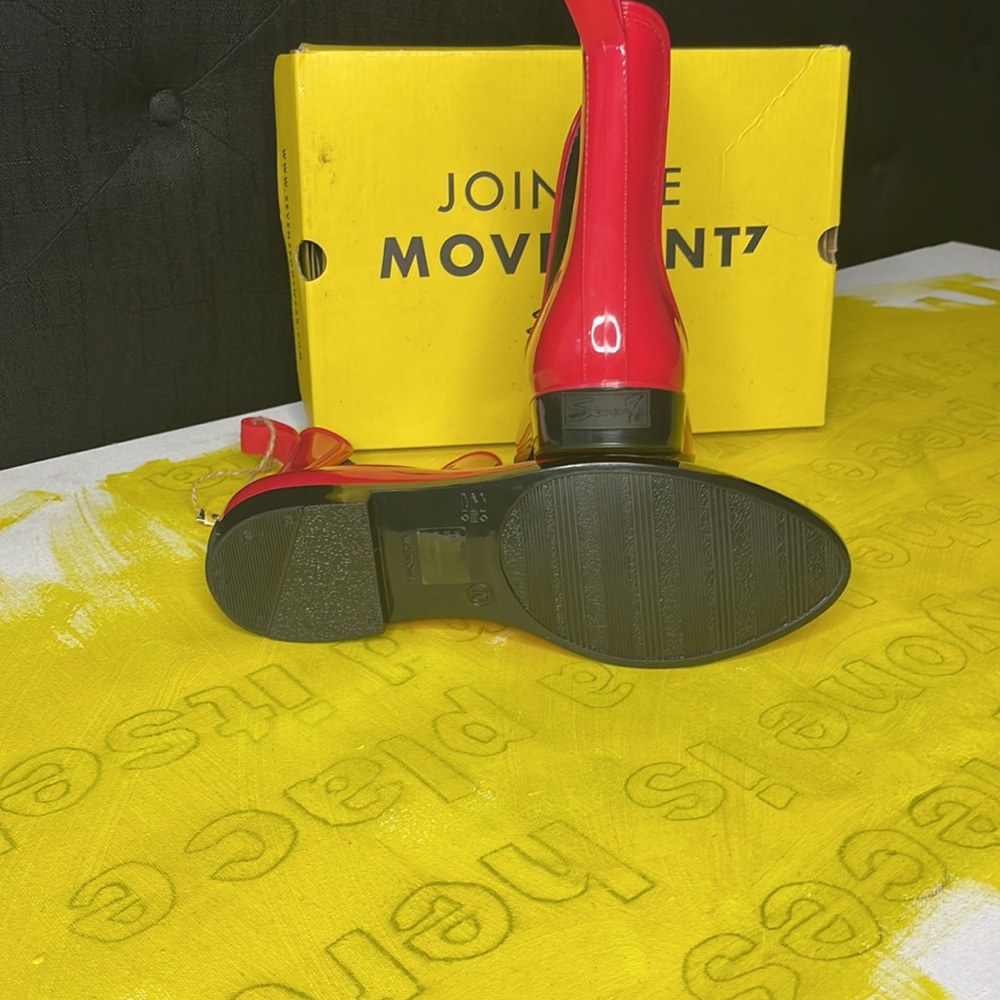 Red rain booties - Picture 2 of 6